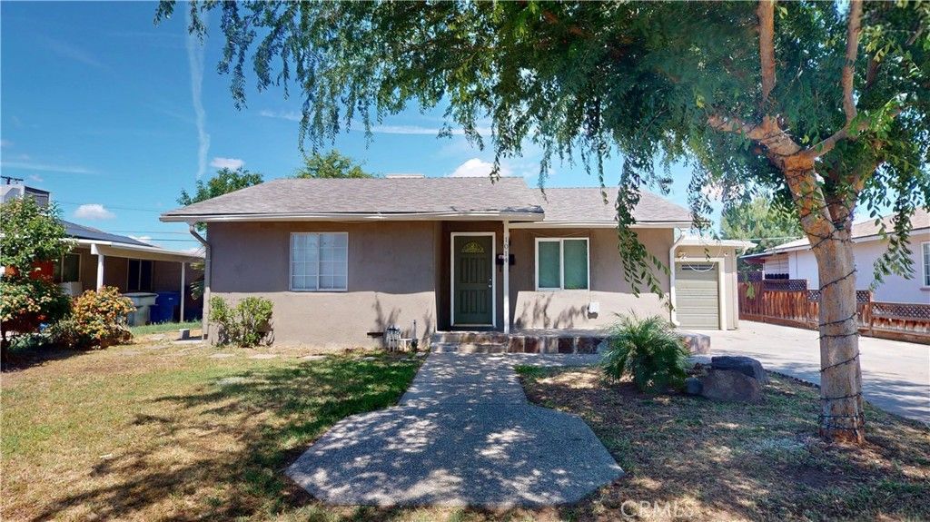 Photo of 1014 W Andrews Ave, Fresno, CA 93705 (MLS # MD26082261)