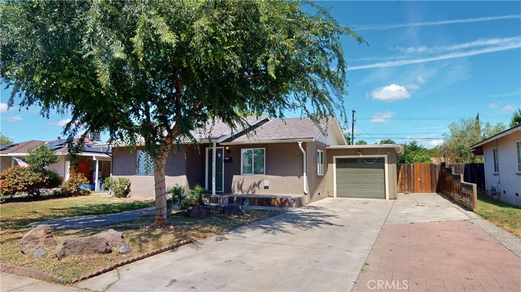 Photo of 1014 W Andrews Ave, Fresno, CA 93705 (MLS # MD26082261)
