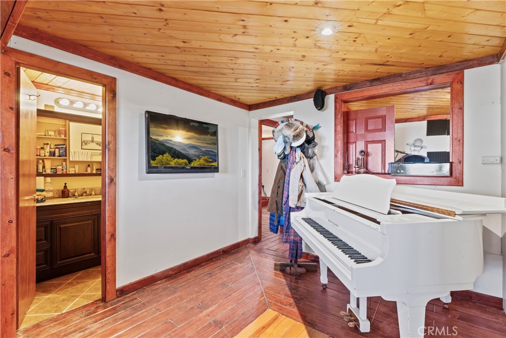 Green Valley Lake (GVLK) - Residential