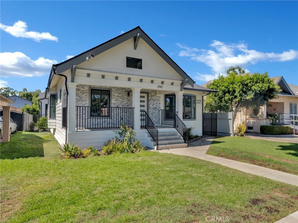Photo of 2947 Dalton Ave, Los Angeles, CA 90018 (MLS # SR25227433)