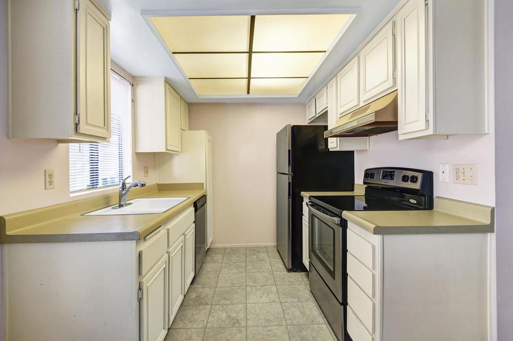 Photo of 1407 N Sunrise Way #18, Palm Springs, CA 92262 (MLS # 219140064DA)