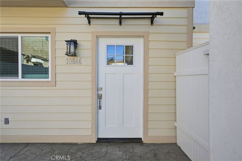 Photo of 10846 Huston Street, North Hollywood, CA 91601 (MLS # SR26039081)