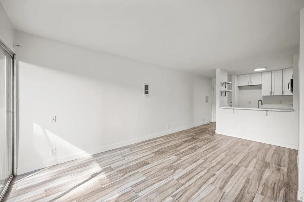 San Diego, California 92117, United States, ,1 BathroomBathrooms,Residential,Active,214047