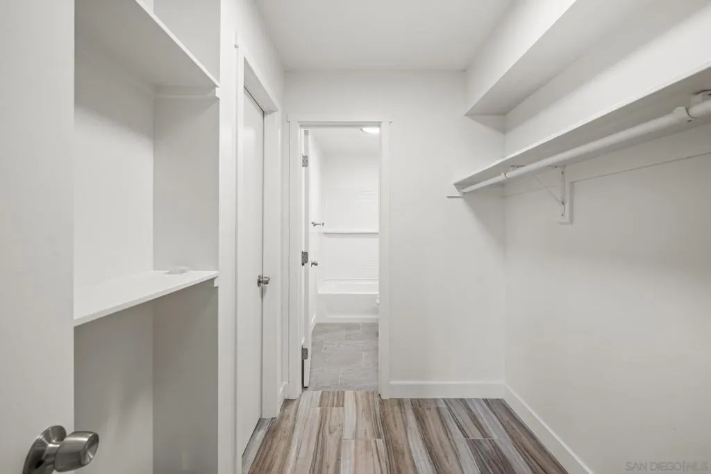 San Diego, California 92117, United States, ,1 BathroomBathrooms,Residential,Active,214047