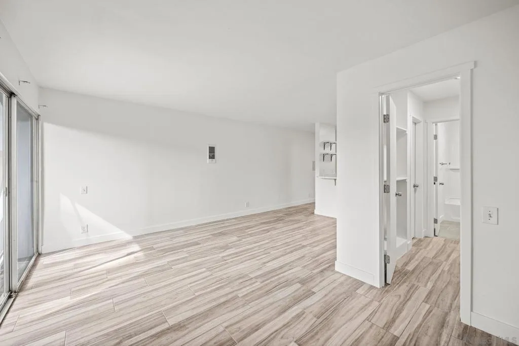 San Diego, California 92117, United States, ,1 BathroomBathrooms,Residential,Active,214047