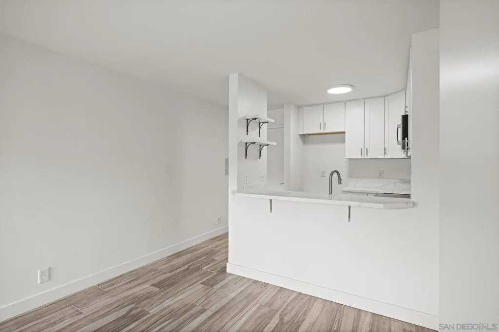 San Diego, California 92117, United States, ,1 BathroomBathrooms,Residential,Active,214047