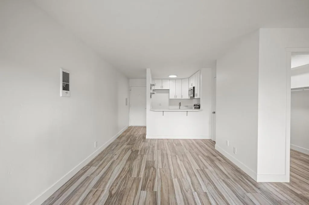 San Diego, California 92117, United States, ,1 BathroomBathrooms,Residential,Active,214047