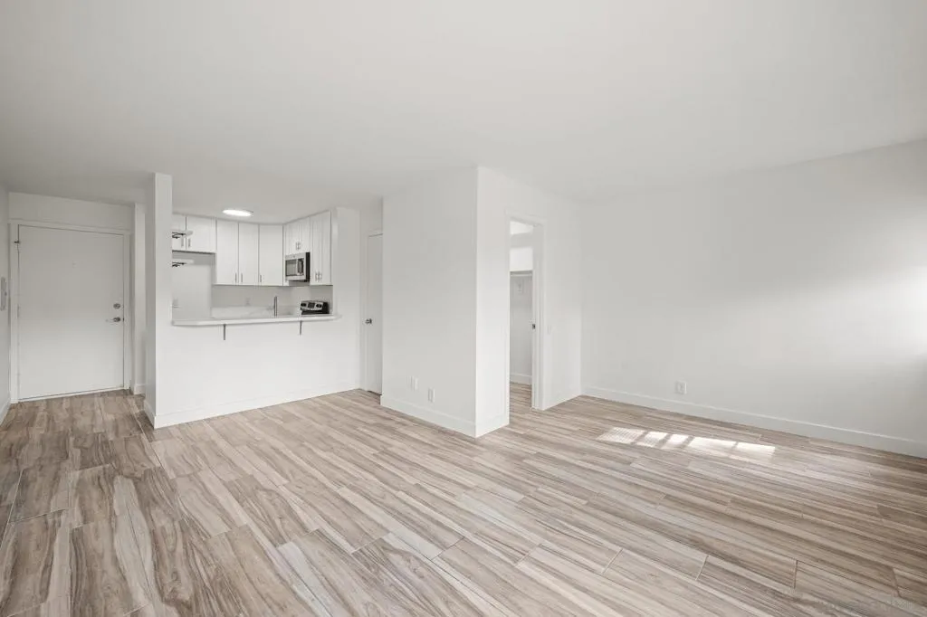 San Diego, California 92117, United States, ,1 BathroomBathrooms,Residential,Active,214047