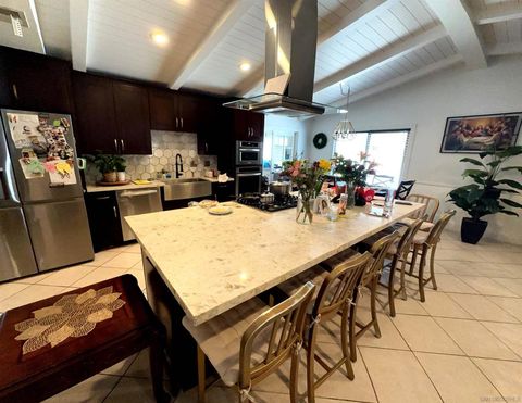 1722 TRESEDER CIRCLE El Cajon CA 92019