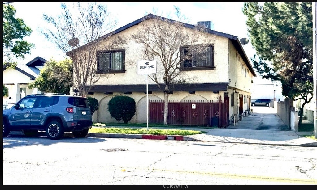 418 Broadway Avenue