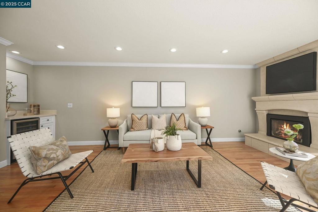 COUNTRY VIEW - Residential