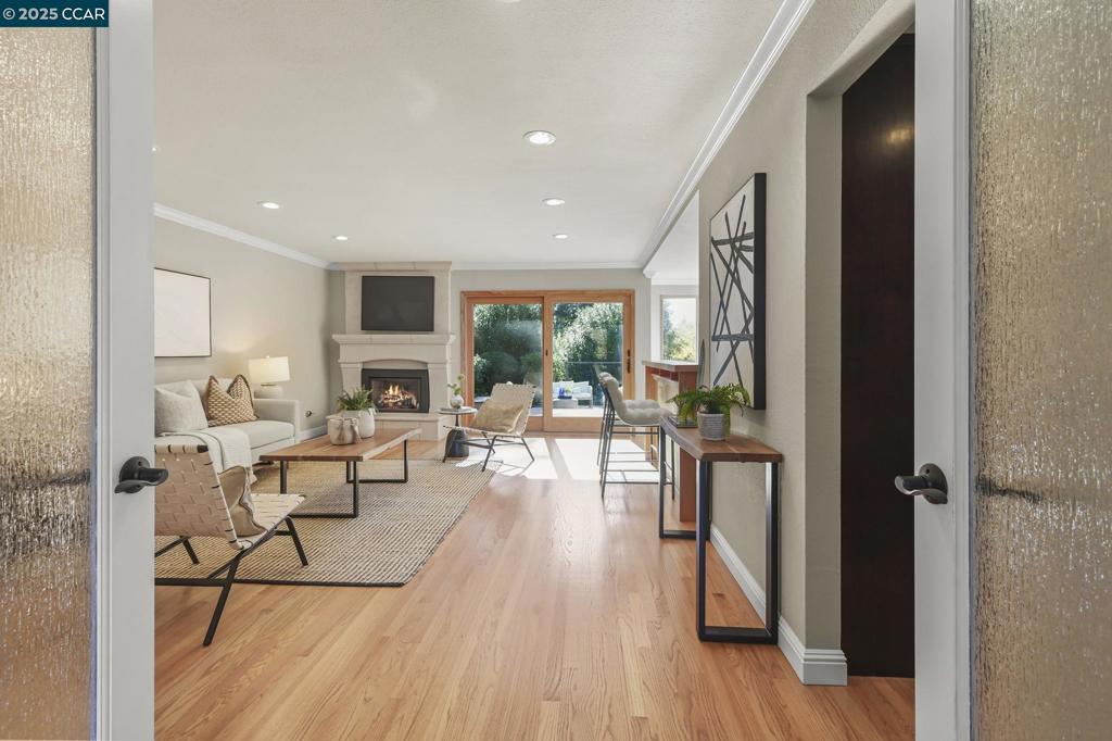 COUNTRY VIEW - Residential