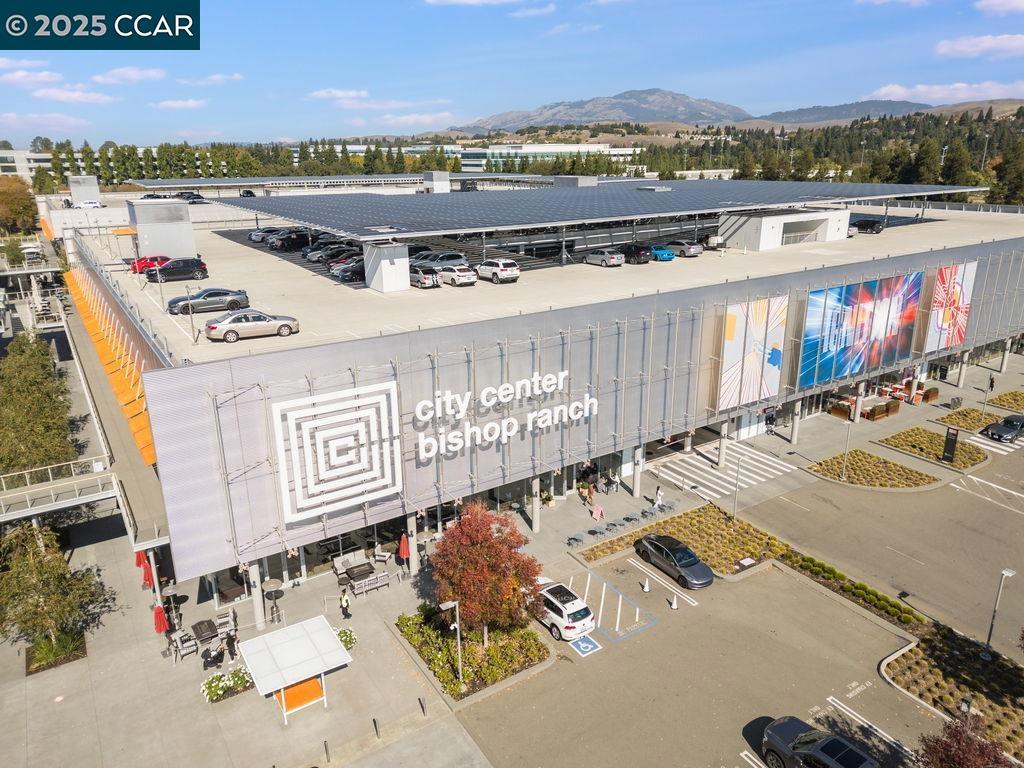 COUNTRY VIEW - Residential