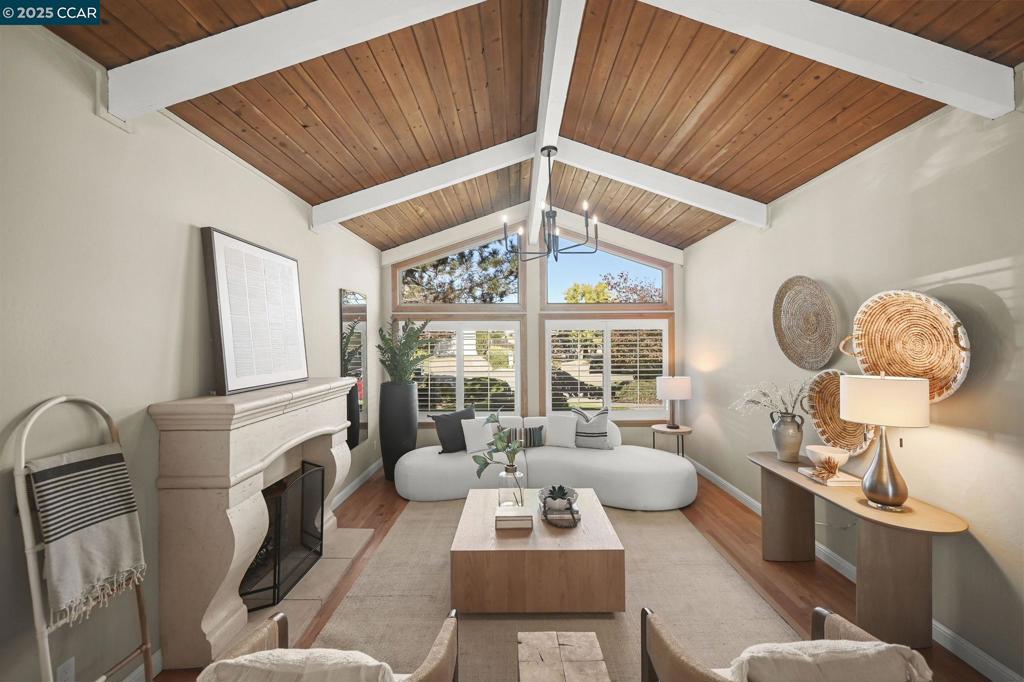 COUNTRY VIEW - Residential