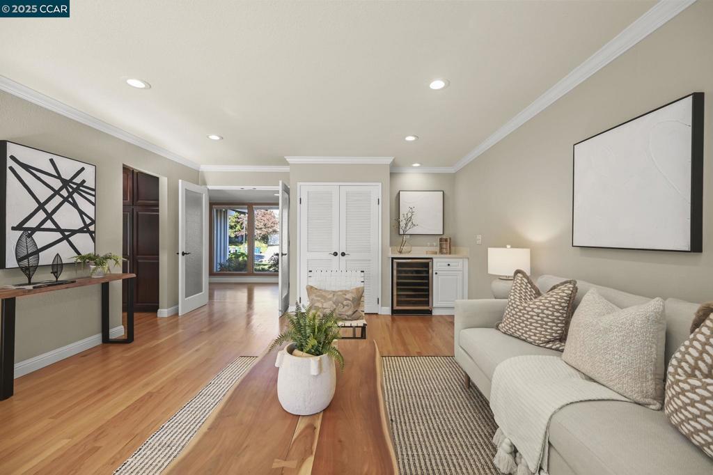 COUNTRY VIEW - Residential