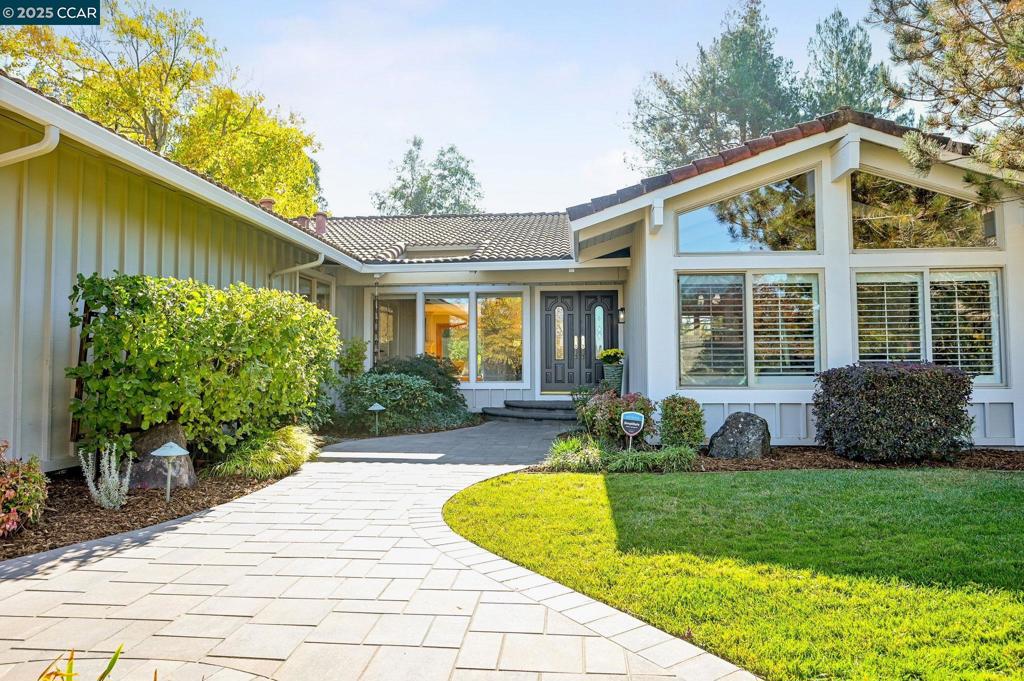 COUNTRY VIEW - Residential