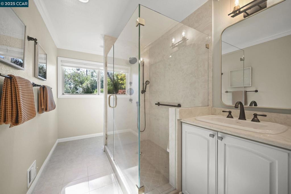 COUNTRY VIEW - Residential