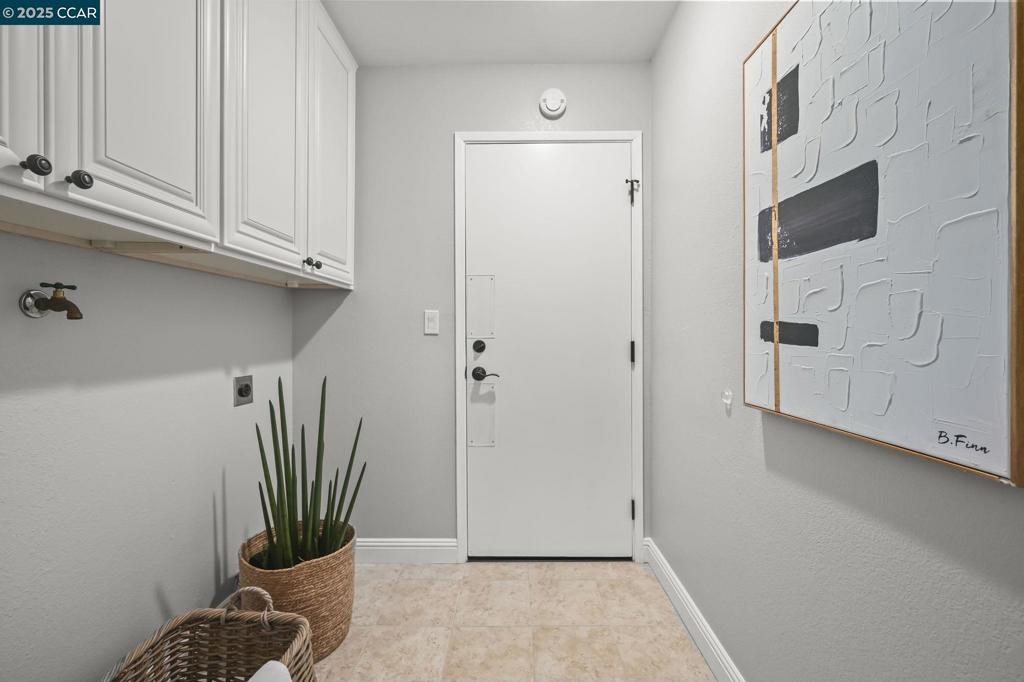 COUNTRY VIEW - Residential