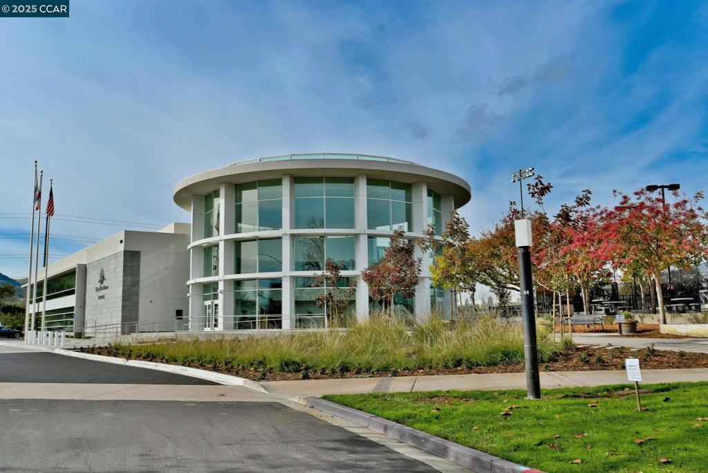 COUNTRY VIEW - Residential