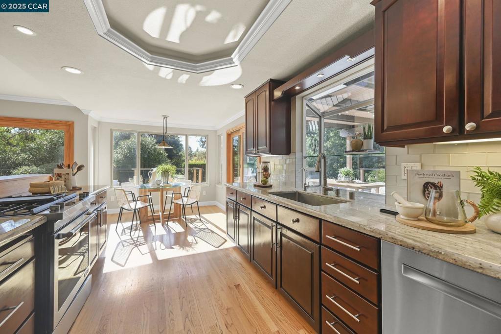 COUNTRY VIEW - Residential