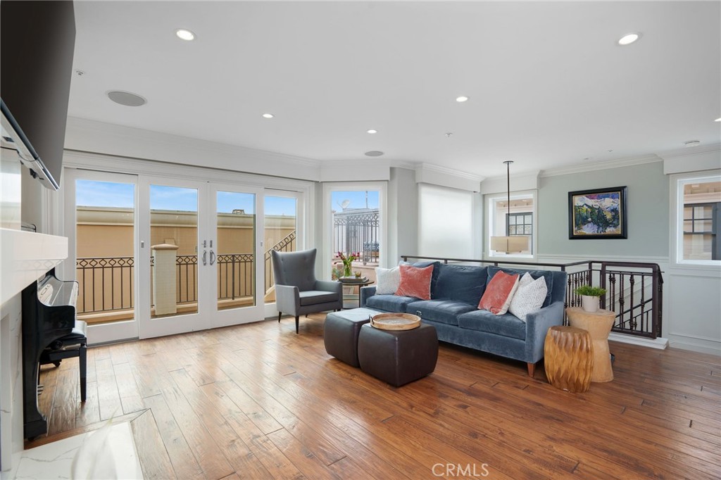 617 Crest Drive