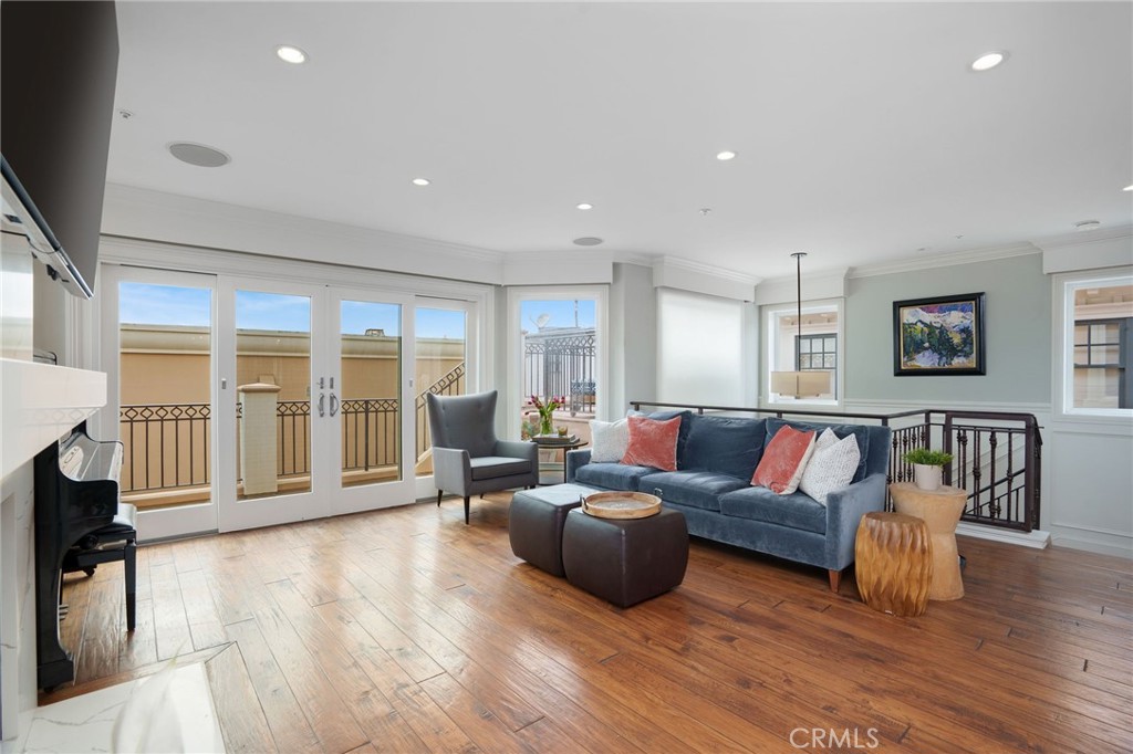 617 Crest Drive