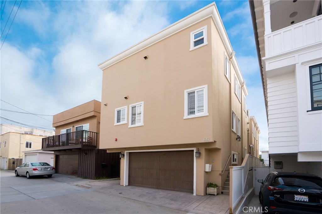 617 Crest Drive