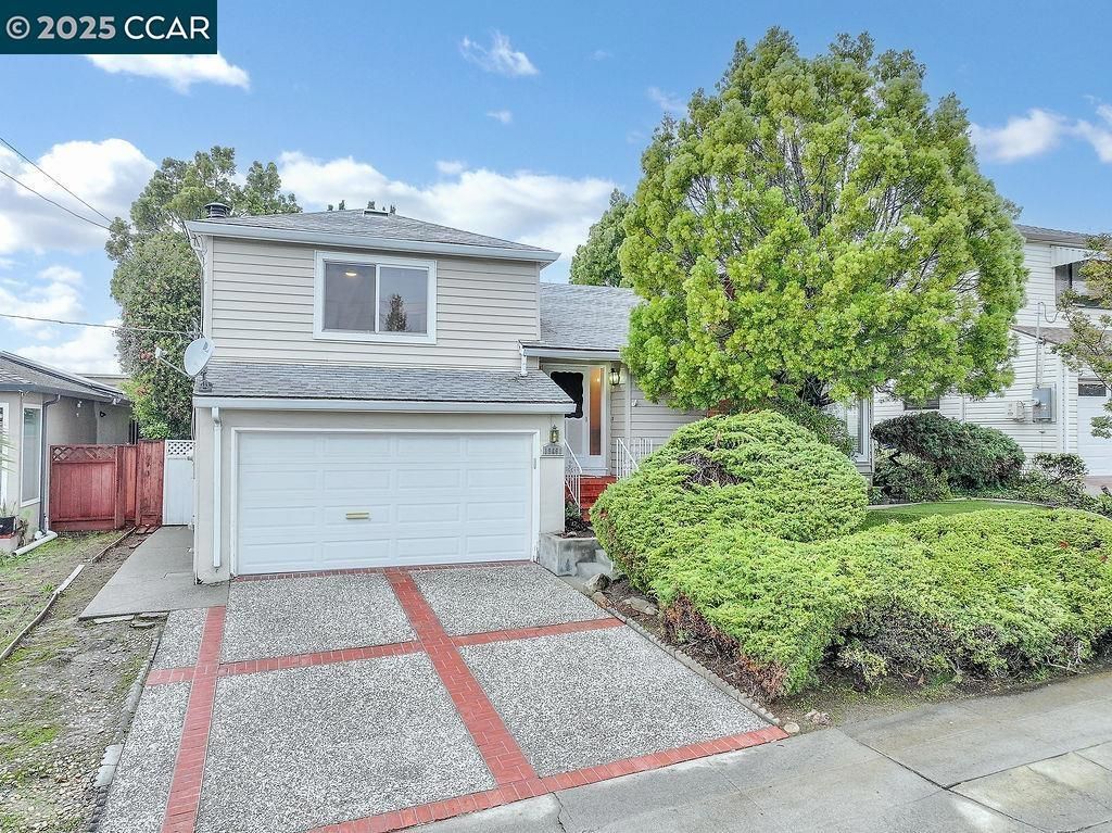 Photo of 19061 Gliddon Street St, Castro Valley, CA 94546 (MLS # 41117917)