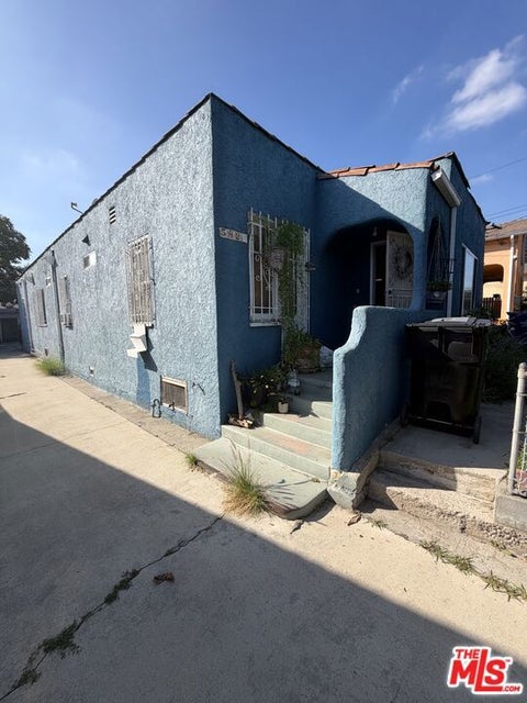 Photo of 582 E 67th Street, Inglewood, CA 90302 (MLS # 26105218)