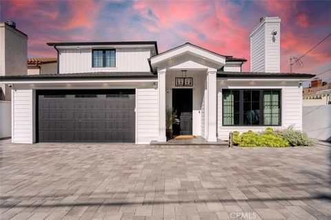 Photo of 5949 Rhodes Avenue, Valley Village, CA 91607 (MLS # SR26076628)