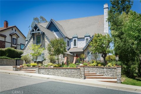 Photo of 24537 Peachland Avenue, Newhall, CA 91321 (MLS # SR26105980)