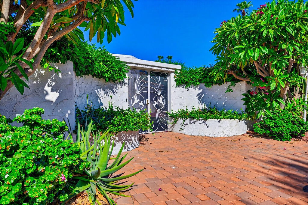 48825 Avenida Anselmo
