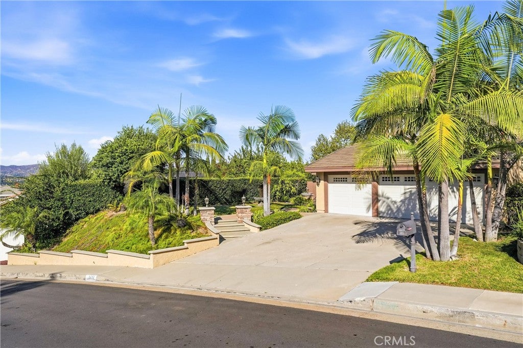 5432 E Willowick