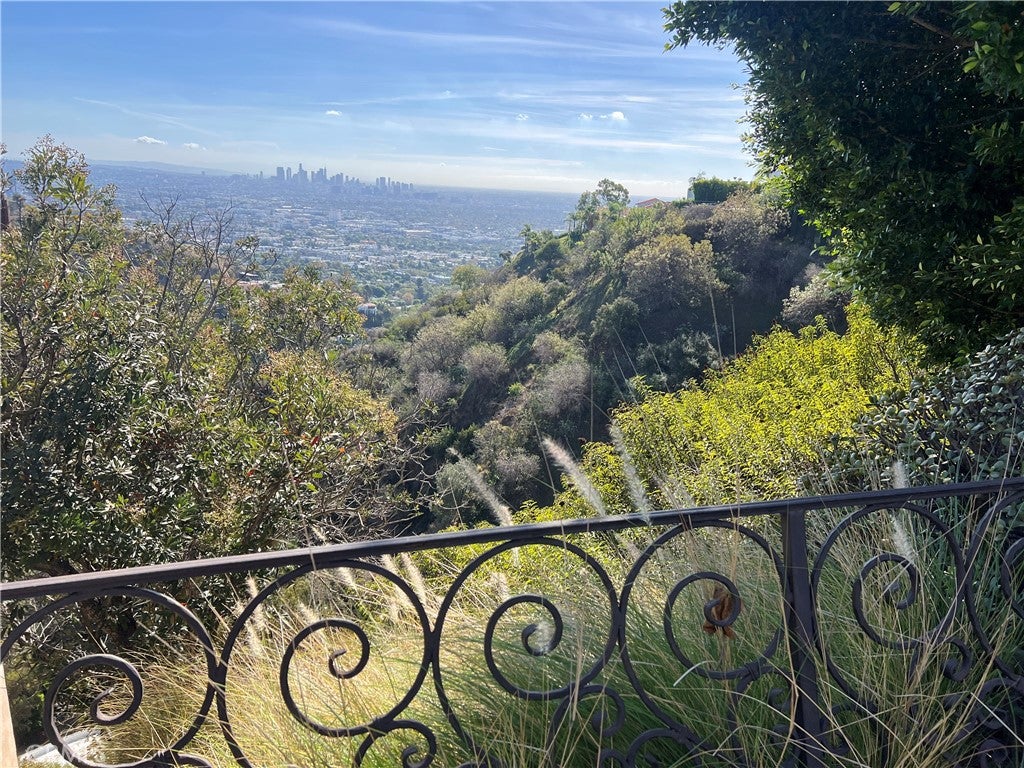 8159 Mannix Drive