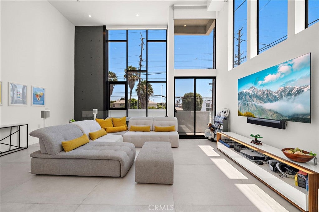 3859 S. Centinela Avenue AVE, Los Angeles CA 90066