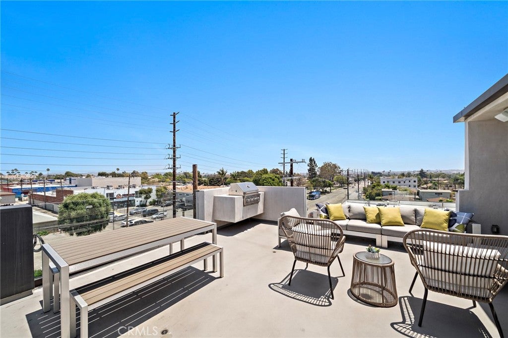 Photo of 3859 S. Centinela Avenue AVE, Los Angeles, CA 90066 (MLS # OC26160369)
