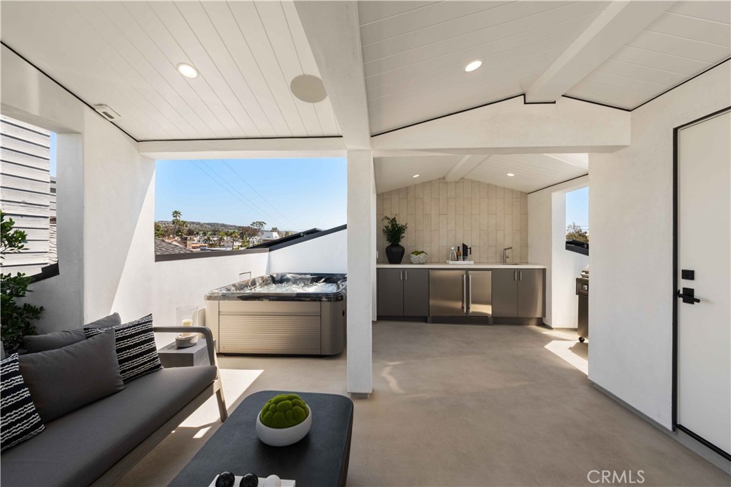 Corona del Mar South of PCH (CDMS) - Residential