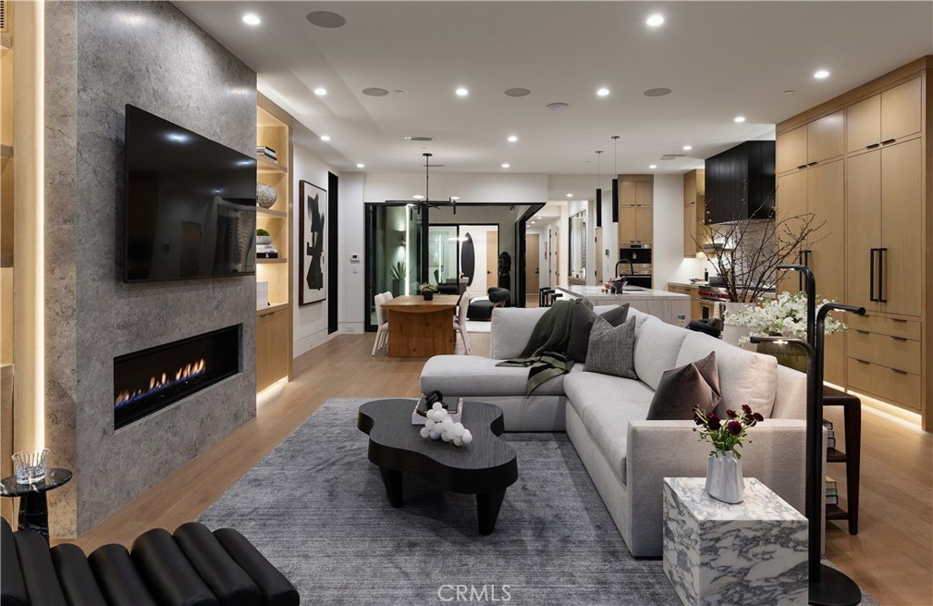 Corona del Mar South of PCH (CDMS) - Residential