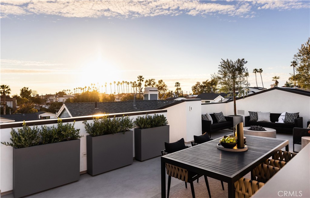 Corona del Mar South of PCH (CDMS) - Residential