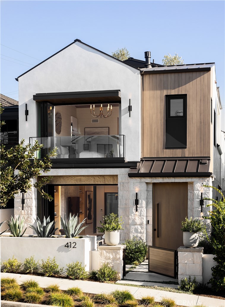 412 Heliotrope Avenue