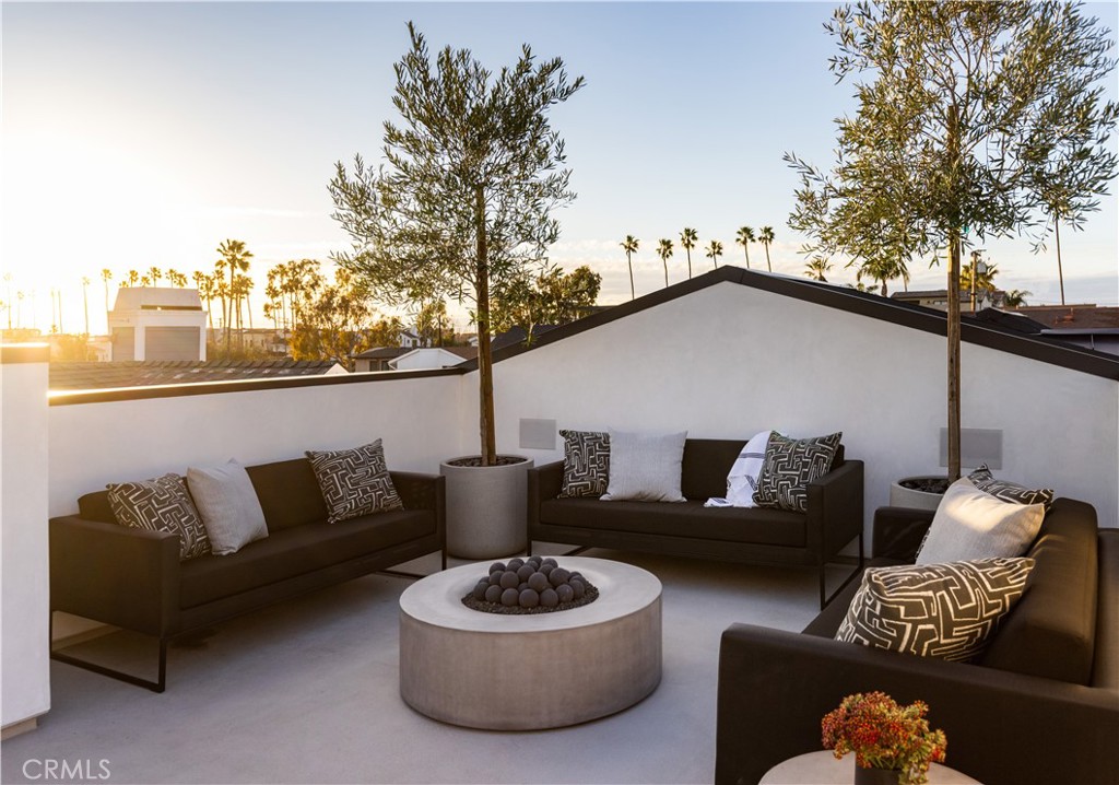 Corona del Mar South of PCH (CDMS) - Residential