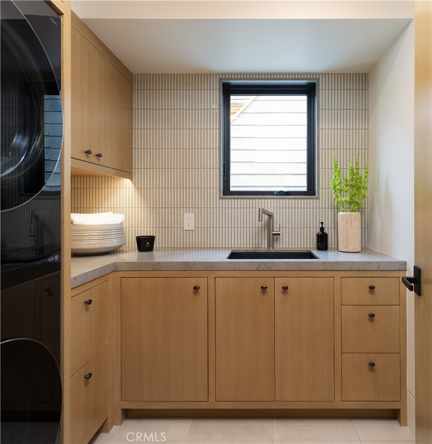 Corona del Mar South of PCH (CDMS) - Residential