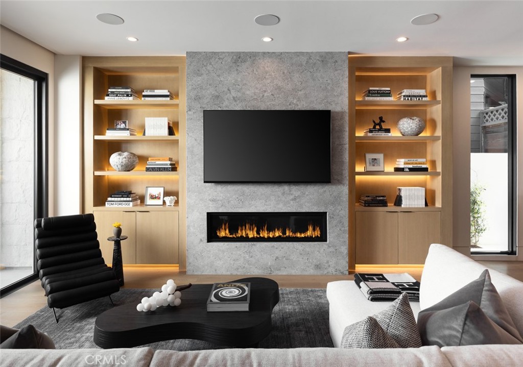 Corona del Mar South of PCH (CDMS) - Residential