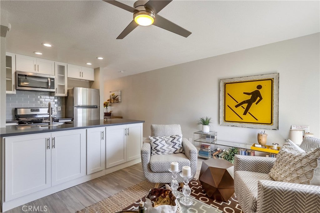 Photo of 312 Broadway #7, Laguna Beach, CA 92651 (MLS # LG26191705)