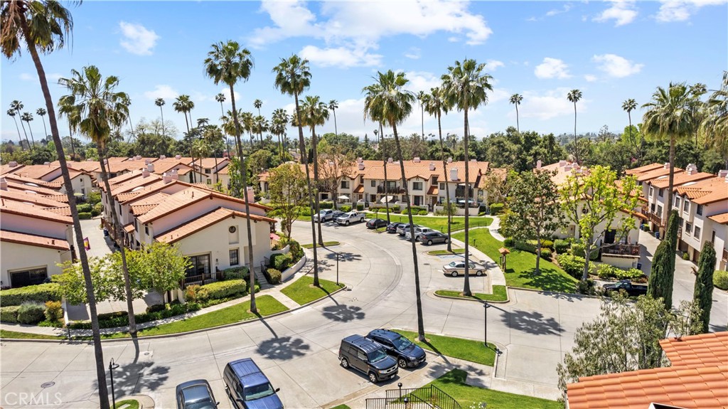 402 E Bougainvillea
