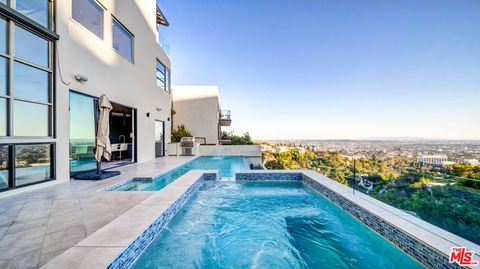 9304 Warbler Way Los Angeles CA 90069