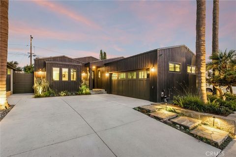 Photo of 624 Sea Breeze Drive, Seal Beach, CA 90740 (MLS # PW25249876) Photo of 624 Sea Breeze Drive, Seal Beach, CA 90740 (MLS # PW25249876)