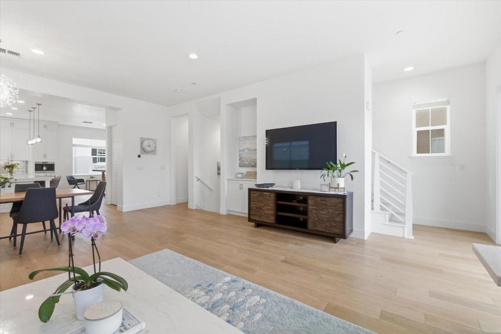 7168 Carneros Lane