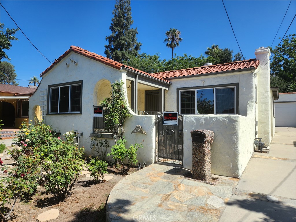 Charming 3-Bedroom Home in Altadena with Lush Garden Oasis
The first Open House will be this Saturday from 11:30 am to 1:30 pm.
Welcome to your peaceful retreat in the heart of Altadena. This beautifully maintained 3-bedroom, 1-bathroom home showcases true pride of ownership, where thoughtful craftsmanship meets everyday comfort. From the moment you walk in, you'll feel the warmth and care that’s gone into every detail of this inviting space.
Inside, the home comes fully equipped with all major appliances, including a stove, refrigerator, microwave, wine fridge, washer, and dryer, making your move-in effortless. Each room is well-proportioned with natural light flowing throughout, creating a cozy yet functional living environment.
Step outside and escape to your private garden oasis. The backyard is a serene paradise, perfect for relaxing or entertaining. Enjoy outdoor living at its finest with patio furniture, a BBQ grill, and lush greenery designed for tranquility. Whether you're hosting friends or unwinding solo, this outdoor space is a rare gem.
This is truly a turn-key home. Don’t miss the chance to live in a peaceful Altadena neighborhood while enjoying the comfort and charm of a home that’s been lovingly cared for. *The owner is open to accepting Vouchers from Insurance for Fires or County Programs.