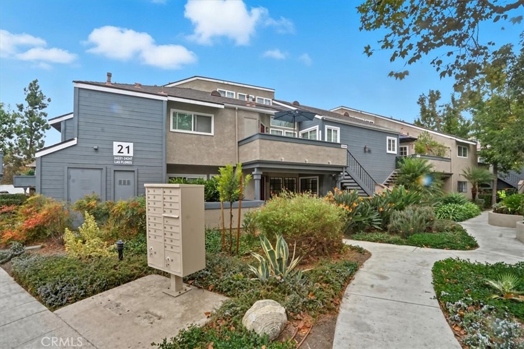 24245 Avenida De Las Flores